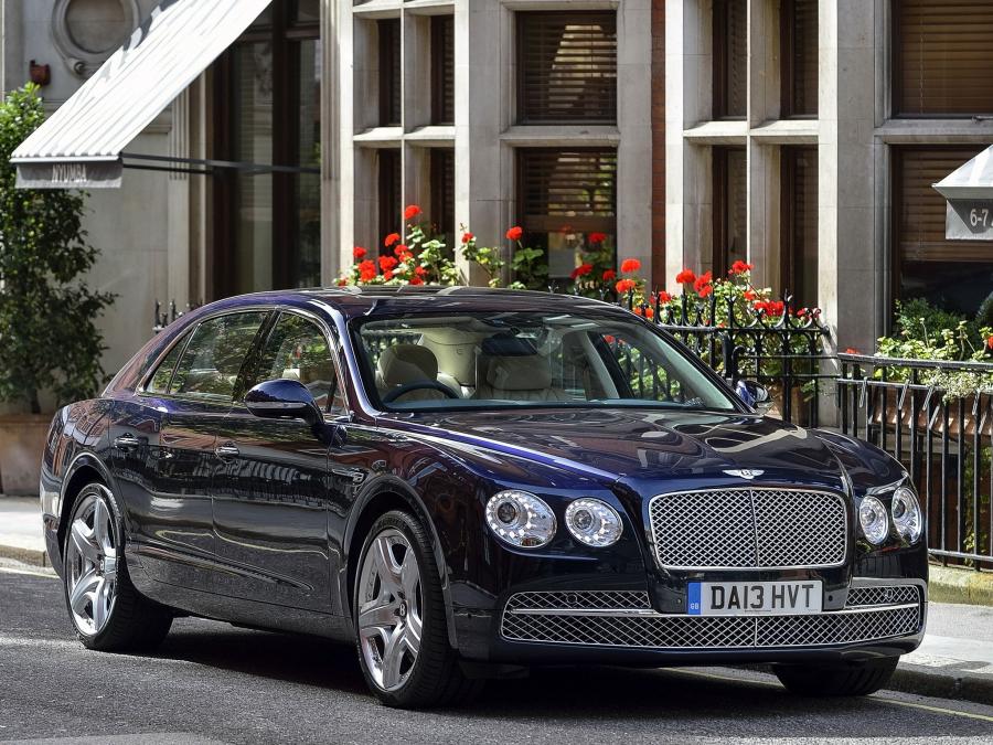  Bentley Flying Spur 2013 года  (UK) (фото 3 из 9)